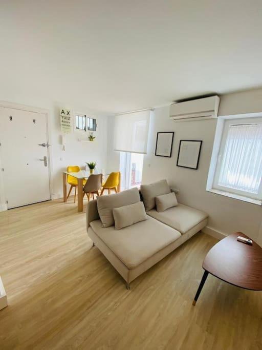 Mini Loft Con Patio En La Alameda De * Sevilla